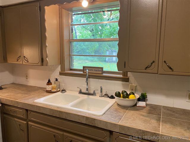 305 N 10th Street, Hartshorne, OK 74547