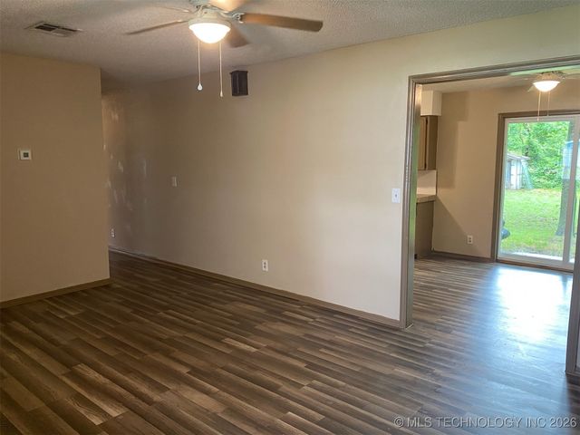 305 N 10th Street, Hartshorne, OK 74547