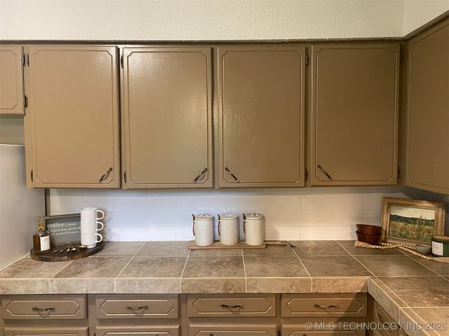 305 N 10th Street, Hartshorne, OK 74547