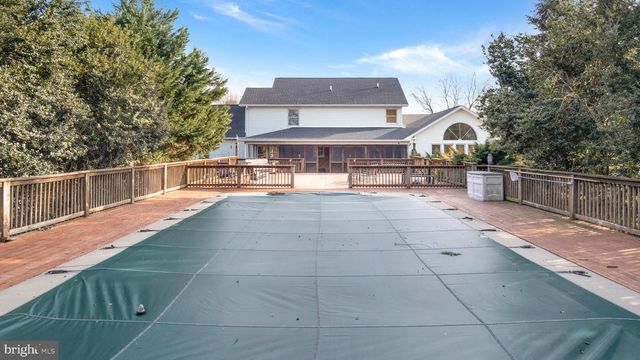 172 CAMBRIAN CT, Martinsburg, WV 25403