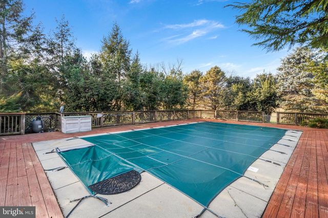 172 CAMBRIAN CT, Martinsburg, WV 25403