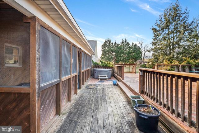 172 CAMBRIAN CT, Martinsburg, WV 25403