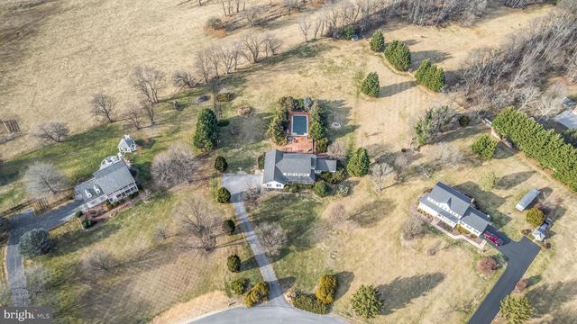 172 CAMBRIAN CT, Martinsburg, WV 25403