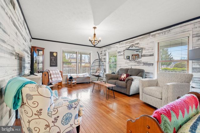 172 CAMBRIAN CT, Martinsburg, WV 25403