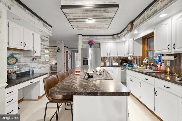 172 CAMBRIAN CT, Martinsburg, WV 25403