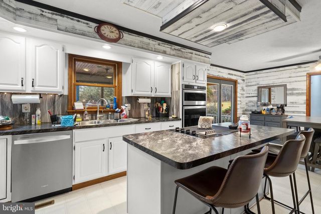 172 CAMBRIAN CT, Martinsburg, WV 25403