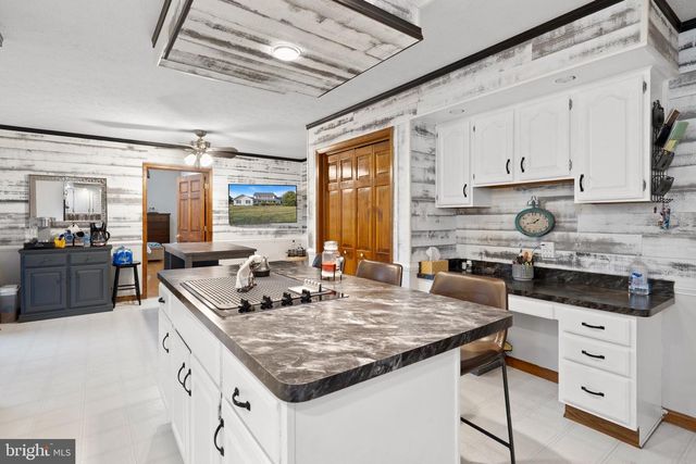 172 CAMBRIAN CT, Martinsburg, WV 25403