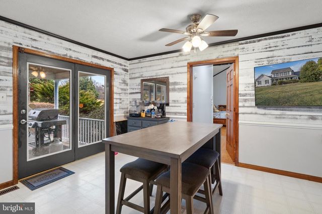 172 CAMBRIAN CT, Martinsburg, WV 25403