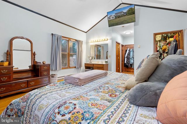 172 CAMBRIAN CT, Martinsburg, WV 25403