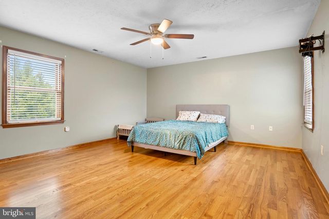 172 CAMBRIAN CT, Martinsburg, WV 25403