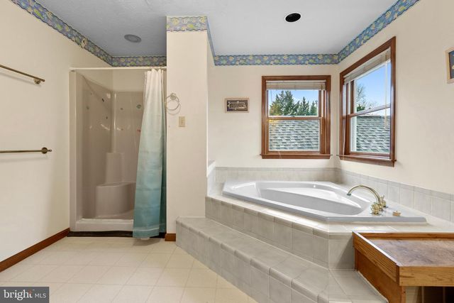 172 CAMBRIAN CT, Martinsburg, WV 25403