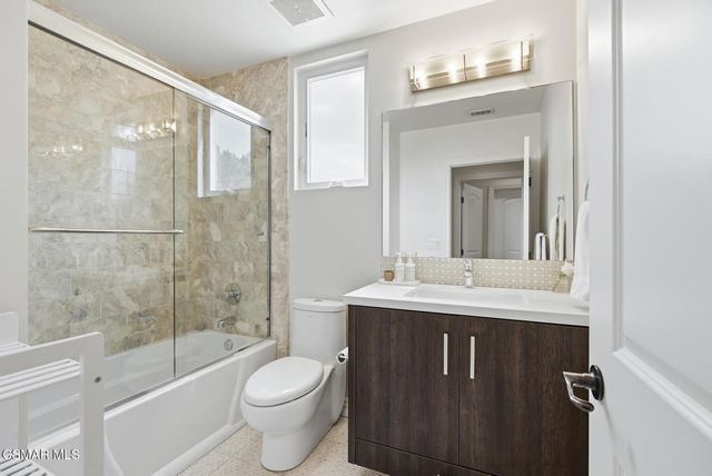 4541 Colfax Avenue 101, Studio City, CA 91602