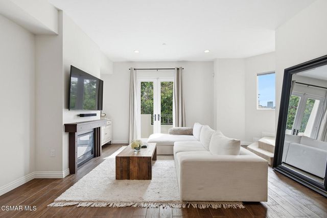 4541 Colfax Avenue 101, Studio City, CA 91602