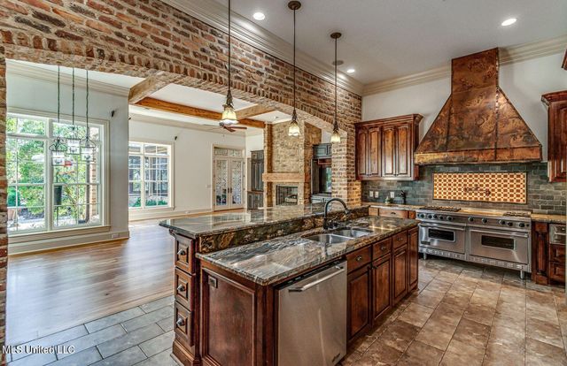 102 Bridgewater Crossing, Ridgeland, MS 39157