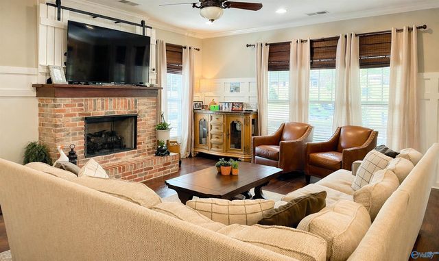 908 Rhodes Street, Hartselle, AL 35640