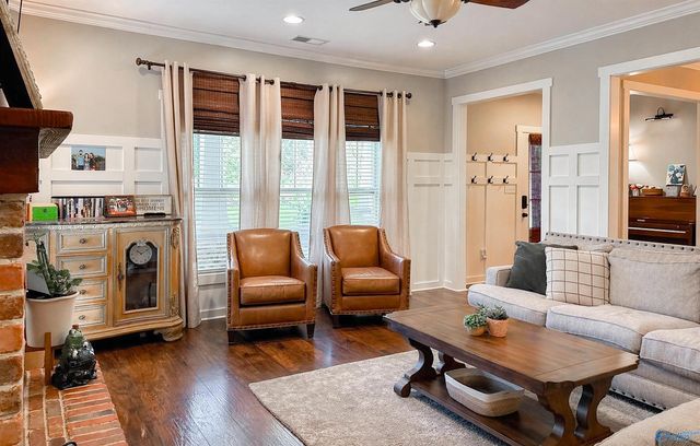 908 Rhodes Street, Hartselle, AL 35640