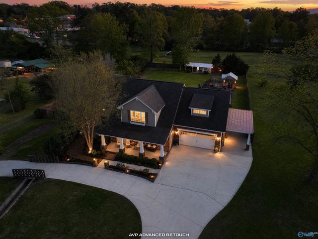 908 Rhodes Street, Hartselle, AL 35640