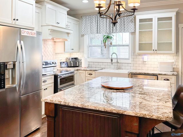 908 Rhodes Street, Hartselle, AL 35640