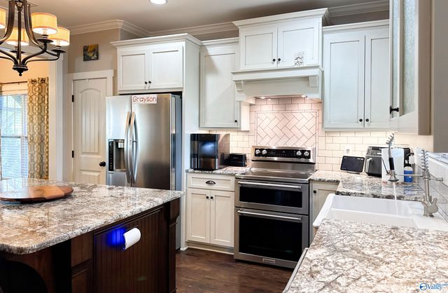908 Rhodes Street, Hartselle, AL 35640