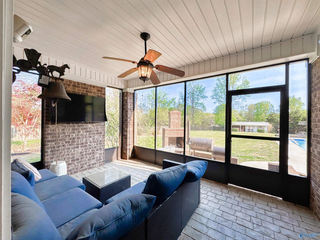 908 Rhodes Street, Hartselle, AL 35640