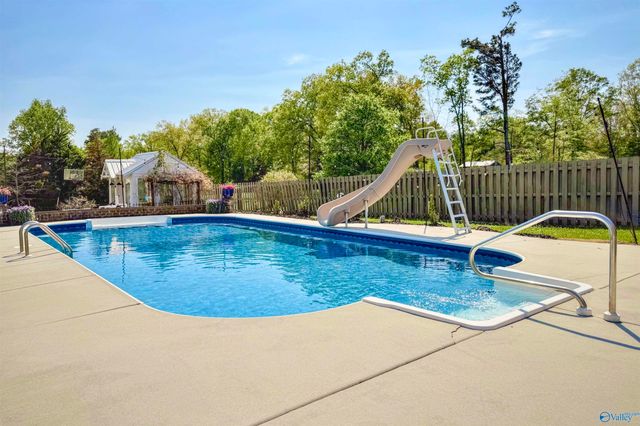 908 Rhodes Street, Hartselle, AL 35640