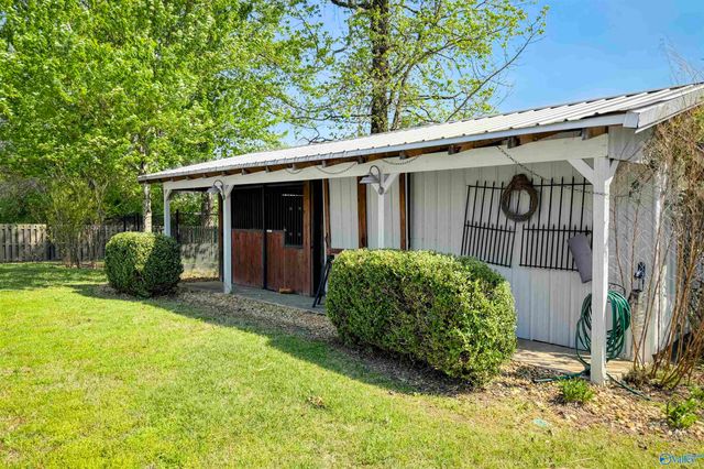 908 Rhodes Street, Hartselle, AL 35640