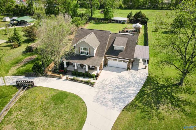 908 Rhodes Street, Hartselle, AL 35640