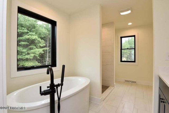 9 Delia Street, Colonie, NY 12211