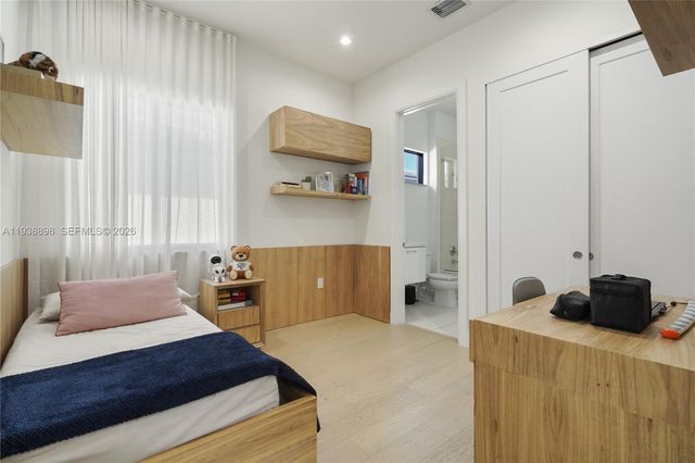 8144 NW 43rd St, Doral, FL 33166