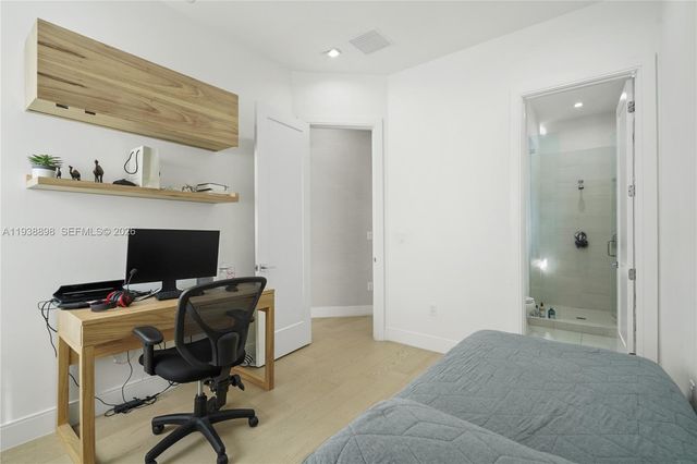 8144 NW 43rd St, Doral, FL 33166