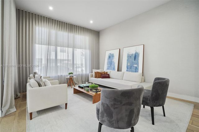 8144 NW 43rd St, Doral, FL 33166