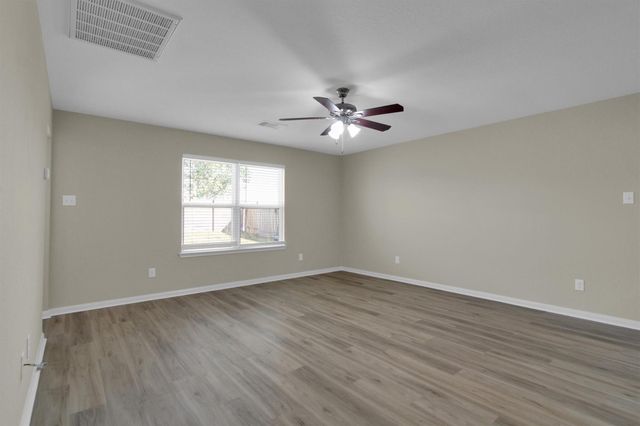 12302 Wavecrest Road, Texas City, TX 77568