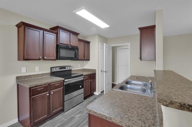 12302 Wavecrest Road, Texas City, TX 77568