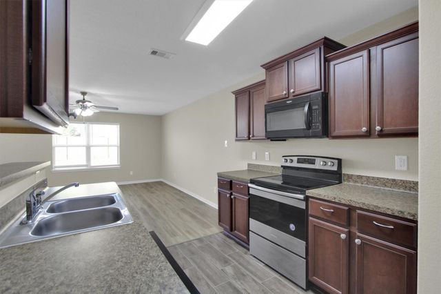 12302 Wavecrest Road, Texas City, TX 77568