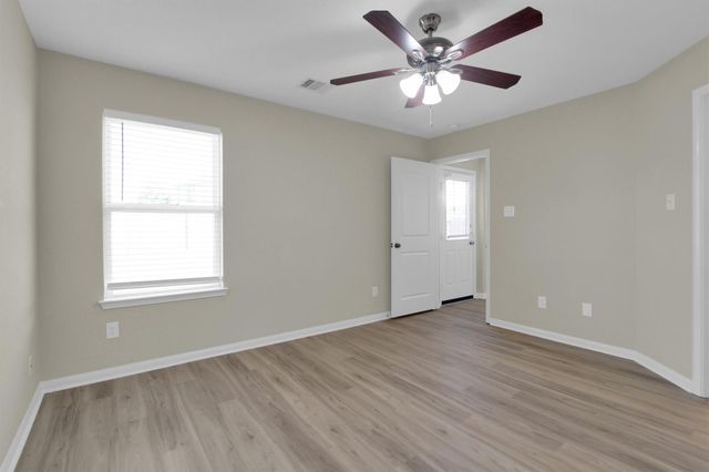 12302 Wavecrest Road, Texas City, TX 77568