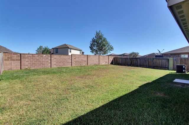 12302 Wavecrest Road, Texas City, TX 77568