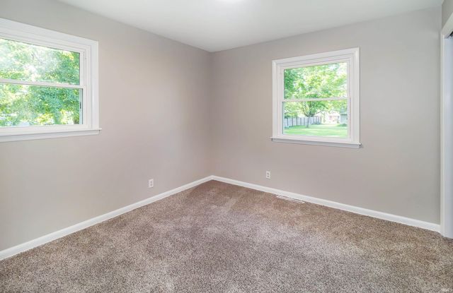 542 E Adams Avenue, Chandler, IN 47610