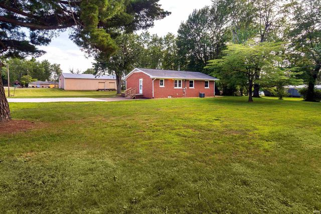 542 E Adams Avenue, Chandler, IN 47610