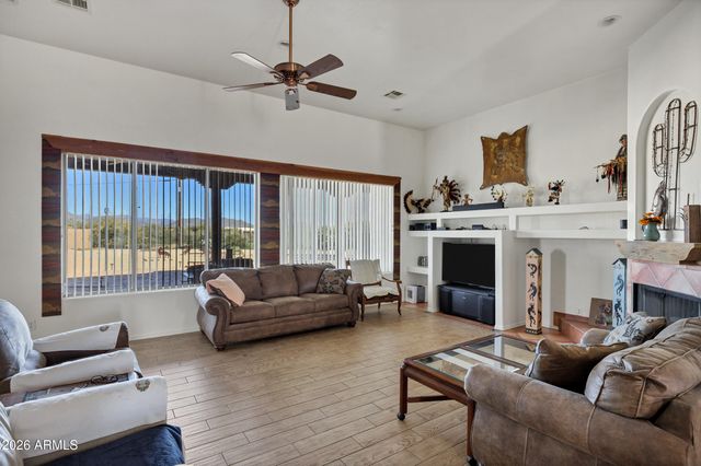 35219 N 10TH Street, Phoenix, AZ 85086