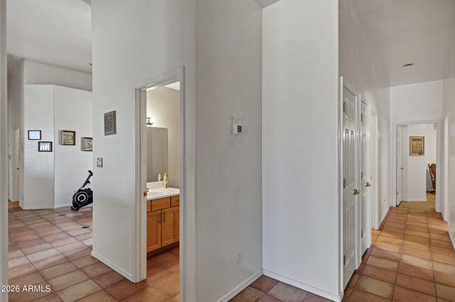 35219 N 10TH Street, Phoenix, AZ 85086