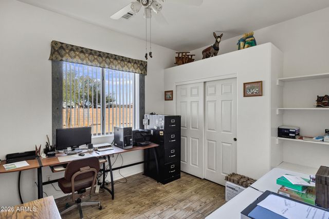 35219 N 10TH Street, Phoenix, AZ 85086