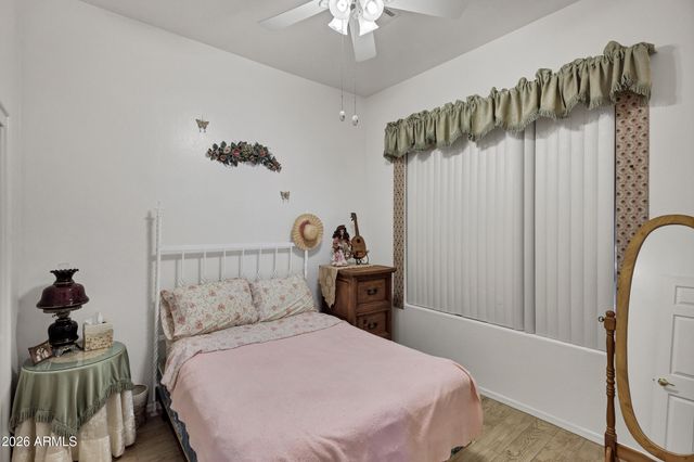 35219 N 10TH Street, Phoenix, AZ 85086