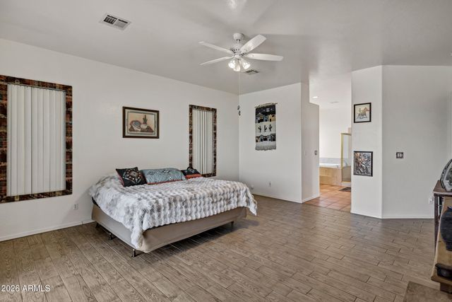 35219 N 10TH Street, Phoenix, AZ 85086