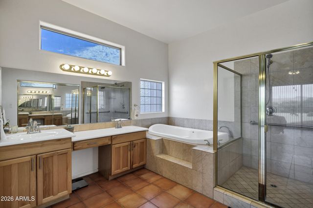 35219 N 10TH Street, Phoenix, AZ 85086