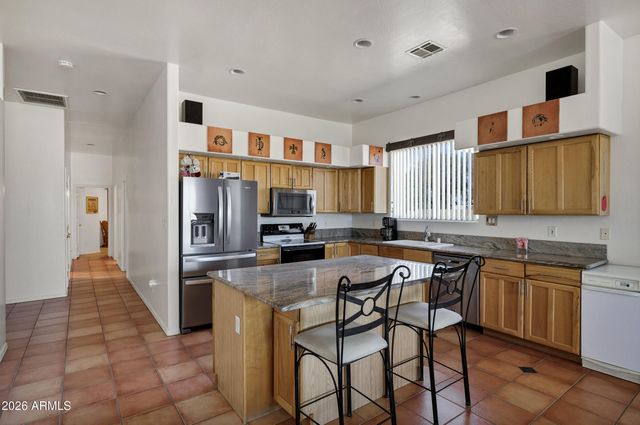 35219 N 10TH Street, Phoenix, AZ 85086