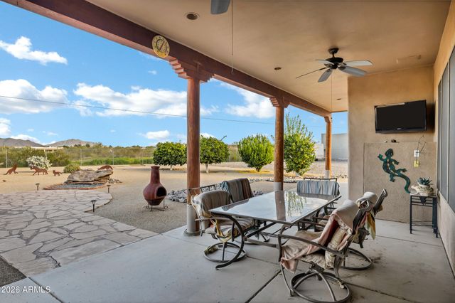 35219 N 10TH Street, Phoenix, AZ 85086