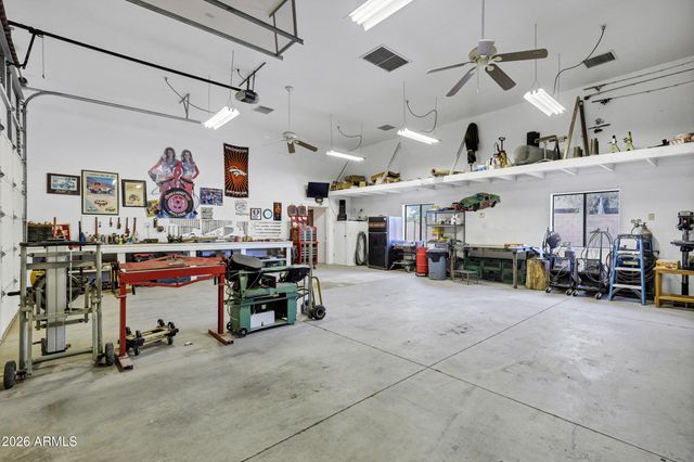 35219 N 10TH Street, Phoenix, AZ 85086