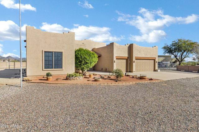 35219 N 10TH Street, Phoenix, AZ 85086