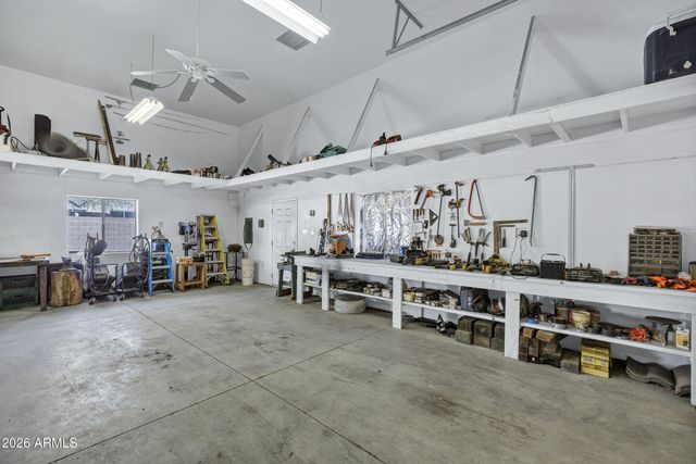 35219 N 10TH Street, Phoenix, AZ 85086