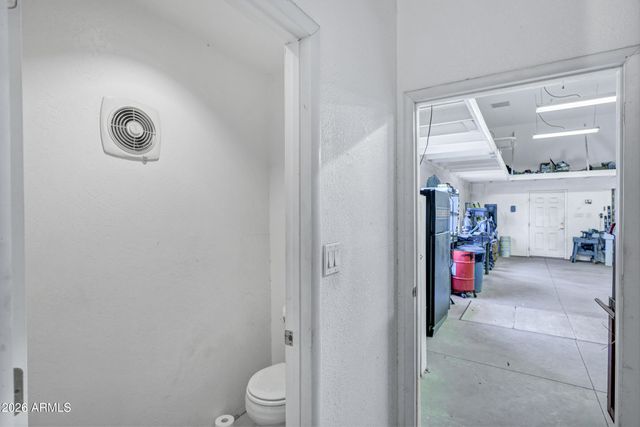 35219 N 10TH Street, Phoenix, AZ 85086